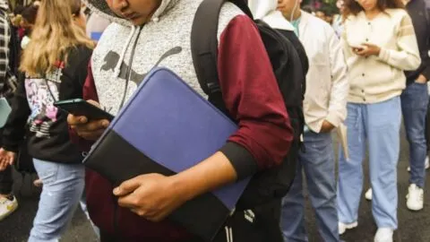 Abrió FAFSA 27-28: guía completa para familias de estatus migratorio mixto