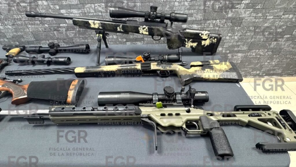 FGR asegura armas largas y detiene a mujer durante operativo en García, Nuevo León