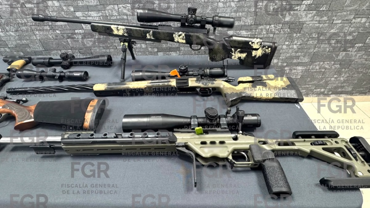 FGR asegura armas largas y detiene a mujer durante operativo en García, Nuevo León