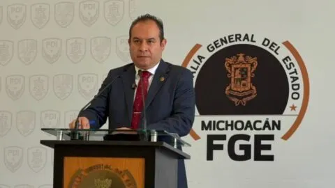 Grecia Quiroz podría ser arrestada si no entrega celulares de Carlos Manzo, advierte FGE de Michoacán