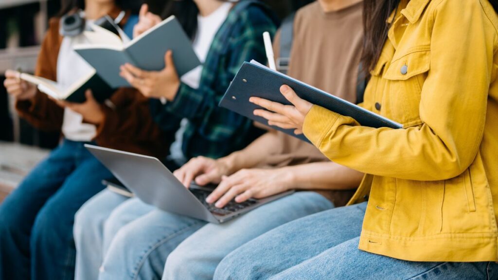 Florida aprobó una nueva regla que restringe el acceso de estudiantes sin estatus migratorio legal a determinados programas de educación técnica
