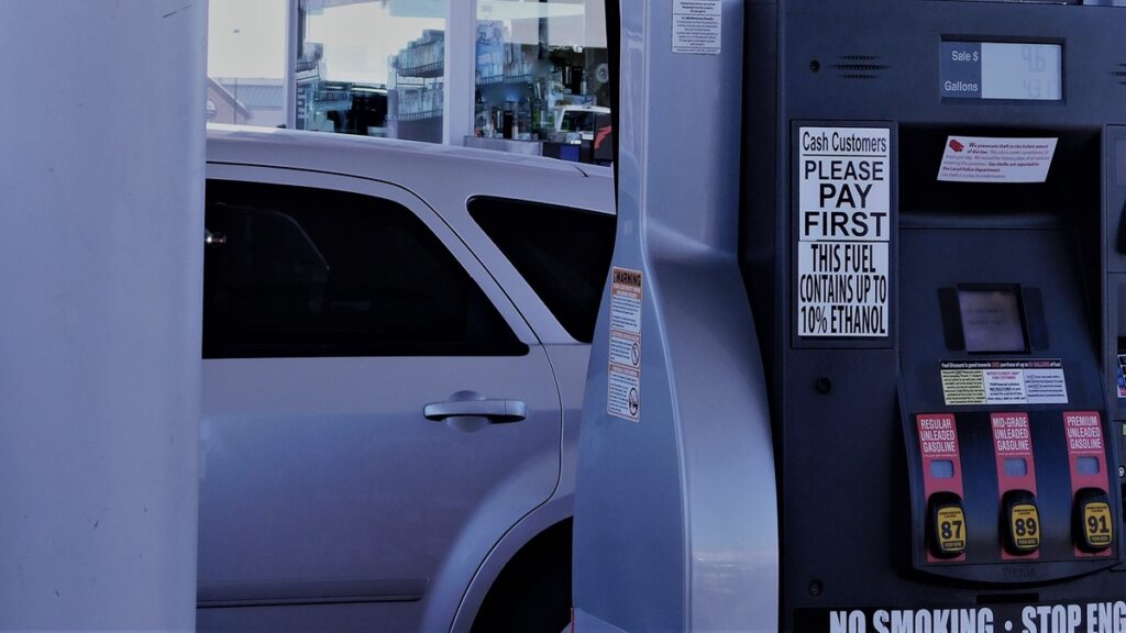 Gasolina precio récord en Estados Unidos