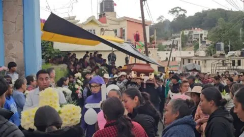 Sepultan a víctimas de la explosión en la fiesta patronal de Temascalcingo