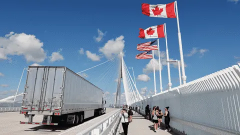 ¡Aumenta la tensión! Aranceles de Canadá a EE. UU. entran en vigor