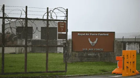 Policía de Reino Unido reporta "incidente grave" cerca de base aérea usada por EE. UU.