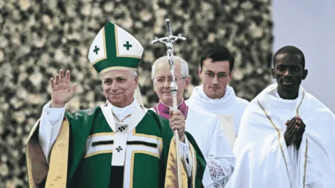 Papa León XIV pide a obispos de Francia prevenir abusos sexuales