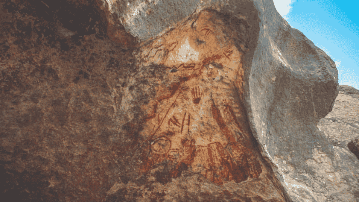 Muestra el INAH labores de rescate histórico en cueva saqueada en 2025