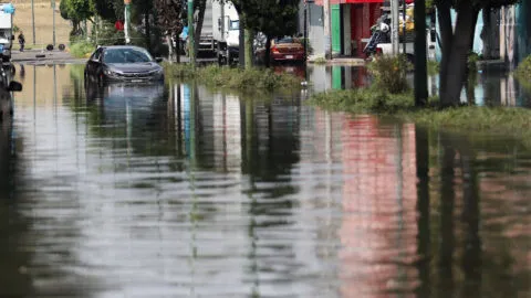 Huracán Marie sube a categoría 2; refuerza lluvias en BCS