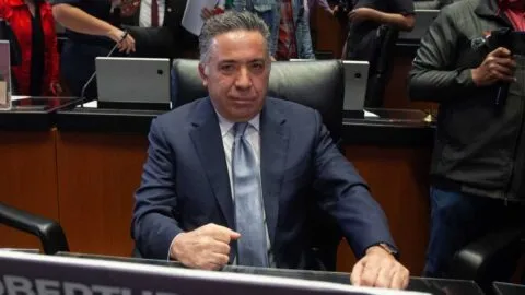 Morena formaliza separación de Enrique Inzunza de su bancada en el Senado