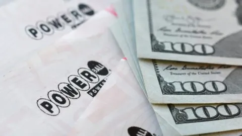 Jugador de Ohio gana 2 millones de dólares con Powerball: premio mayor sube a 271 millones