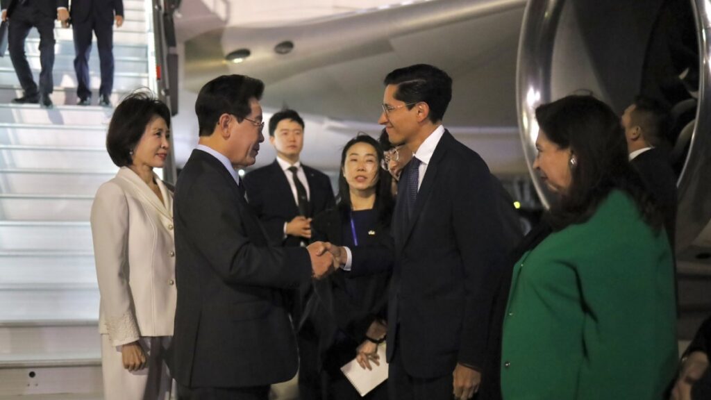 Lee Jae-myung, presidente de Corea del Sur, llega a México para reunión con Claudia Sheinbaum