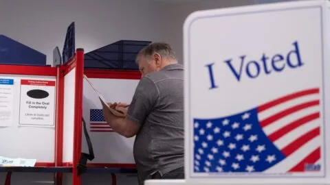 El gobierno de Trump activa un polémico registro de ciudadanía a semanas de las elecciones de noviembre