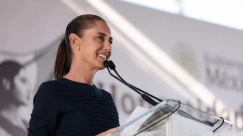 "México es grande por su pueblo trabajador", destaca Sheinbaum desde Tijuana