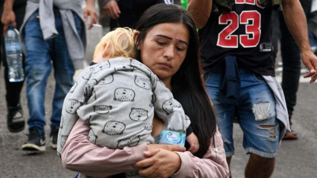 Inmigrante buscando apoyo