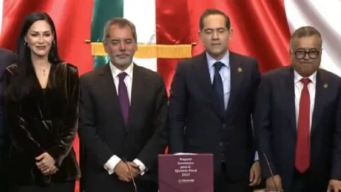 Hacienda entrega a diputados Paquete Económico 2027; prevén crecimiento de 2%