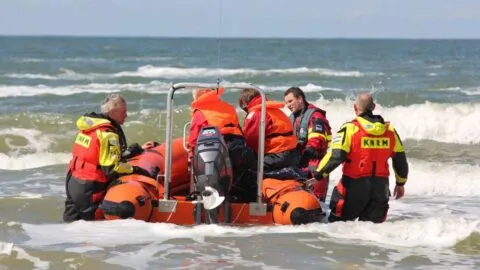 Imágenes: rescatan a marinero ruso herido durante paso del huracán Rachel en Acapulco