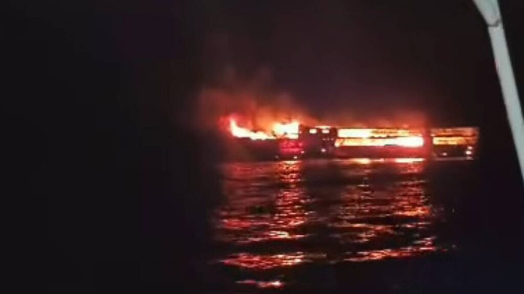 Incendio en ferry.
