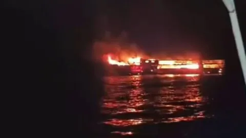 Incendio en ferri de Filipinas deja 5 muertos y 87 desaparecidos