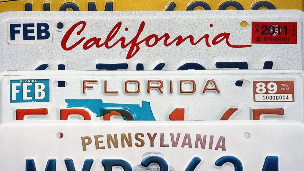 Placas en California