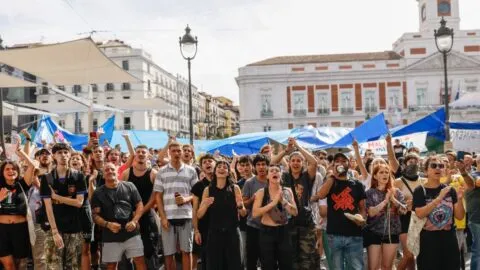 España sale a las calles por la vivienda; protestas se extienden a 23 ciudades
