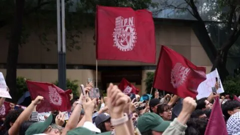 Estudiantes del IPN encabezan las movilizaciones en CDMX este 10 de septiembre