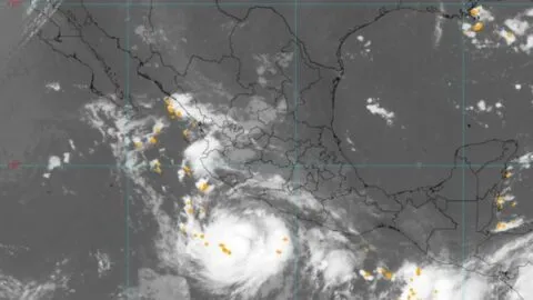 Tormenta tropical Polo avanza por el Pacífico; habrá lluvias, viento, oleaje y mar de fondo en estos estados