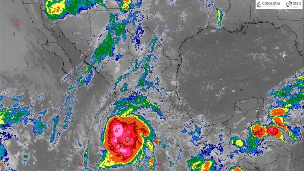 Polo sigue como huracán categoría 5: alertan por lluvias, vientos y oleaje en costas del Pacífico
