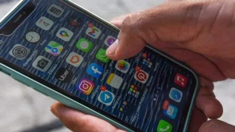 ¡Cuidado con tu celular! Estas prácticas pueden facilitar fraudes y poner en riesgo tu dinero