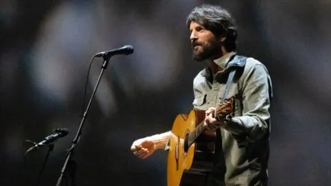 Ray LaMontagne se desmaya en pleno concierto; esto se sabe sobre su estado de salud