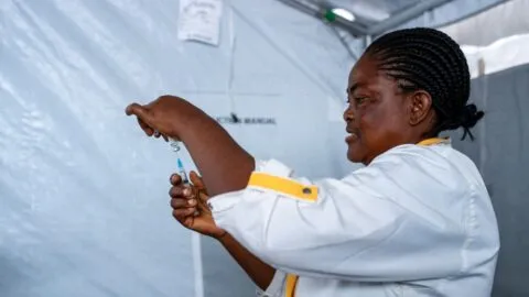 RDC inicia pruebas de vacuna Ervebo contra el ébola; epidemia suma 3,639 muertes