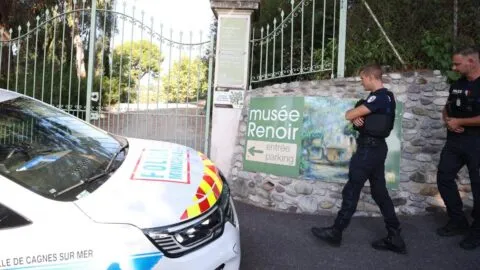 Roban obras del museo Renoir en Francia; botín vale 9 millones de euros