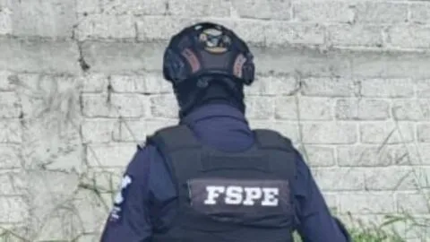 Reportero denuncia agresión de policías de Guanajuato mientras cubría asesinato de tres agentes en Comonfort