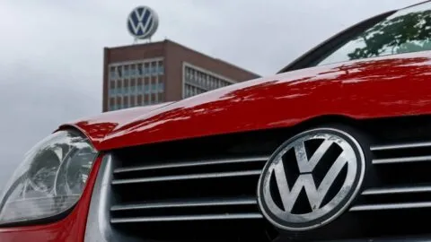 Volkswagen recortará otros 50 mil empleos en el mundo; eliminará 100 mil en total por su “Plan de Futuro”