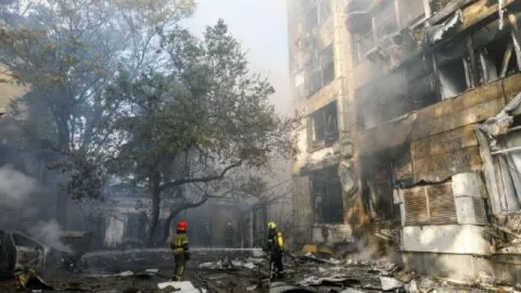 Dron ruso impacta Academia de Ciencias de Ucrania: reportan un muerto y tres heridos; ve videos