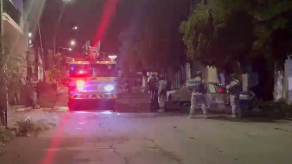 Se recrudece violencia en Culiacán: ataques armados, vehículos incendiados y alerta a la población