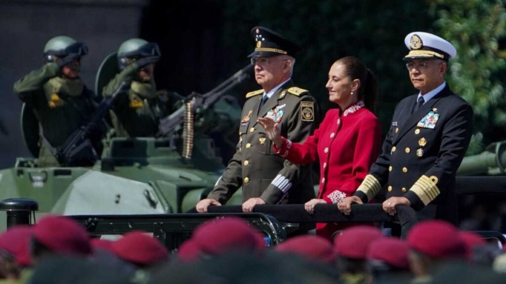 Claudia Sheinbaum durante desfile del 16 de septiembre.