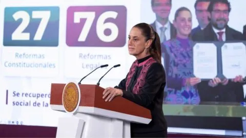 Sheinbaum presume reforma profunda a la Constitución con más de 100 cambios