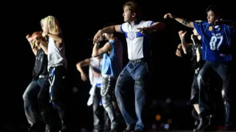Stray Kids hace vibrar el Estadio GNP y agradecen en español; presidente de Corea, entre los invitados