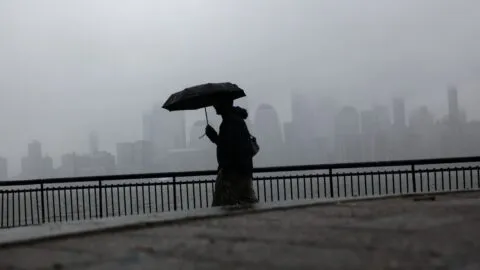 Tormenta en el noreste de Estados Unidos ya deja un muerto y a miles sin electricidad