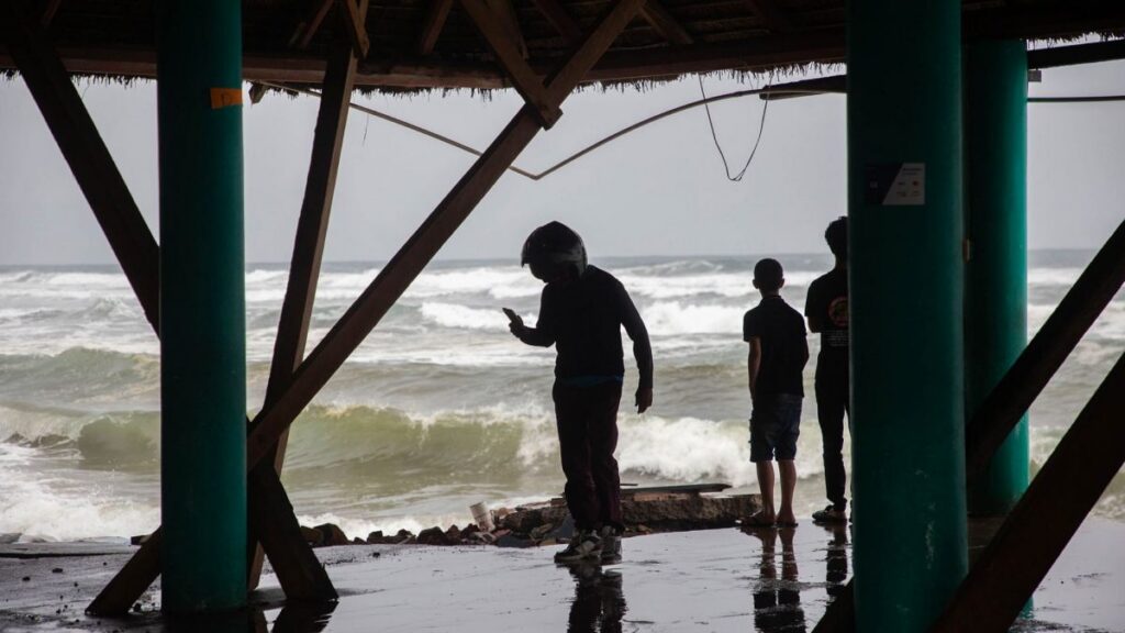 Tormenta tropical Rachel podría convertirse en huracán en el Pacífico
