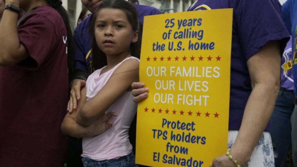 Salvadoreños con TPS no perderán su permiso de trabajo ni serán deportados.