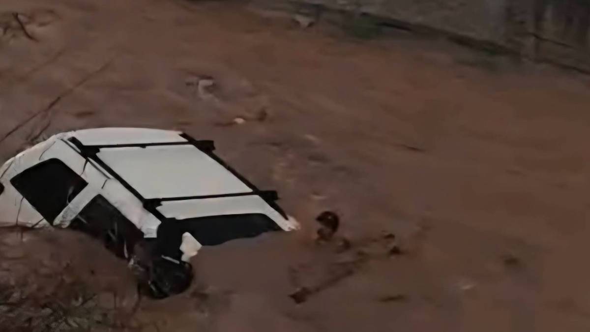 Localizan a tres personas sin vida tras ser arrastradas por la crecida de un arroyo en Guanaceví