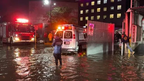 Lluvias afectan Tultitlán; suspenden Línea 2 del Mexibús e inundan hospital del ISSSTE