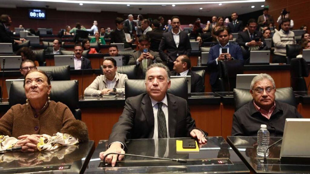 ¿Un senador puede faltar y seguir cobrando? Esto dice la ley sobre ausencias, licencias y dietas