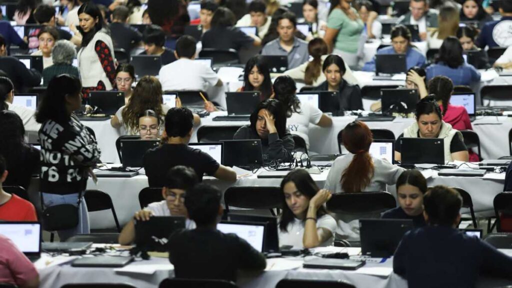 UNAM señala falla "multicausal" en examen de admisión