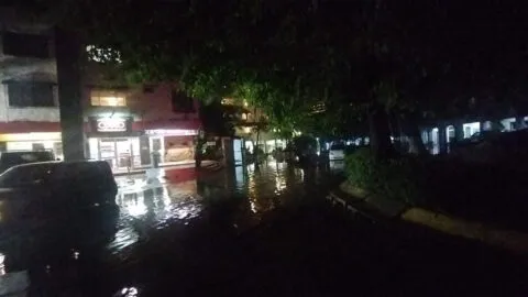 Polo deja inundaciones en zona hotelera de Puerto Vallarta