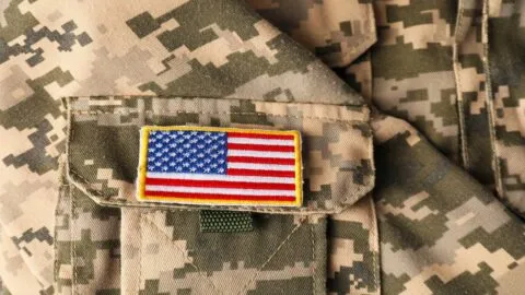 Cómo obtener la ciudadanía estadounidense a través del servicio militar: requisitos