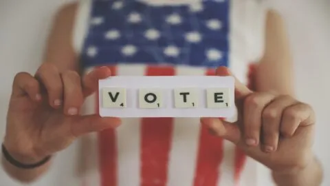 ¿Puedes votar en Estados Unidos si tienes doble nacionalidad?