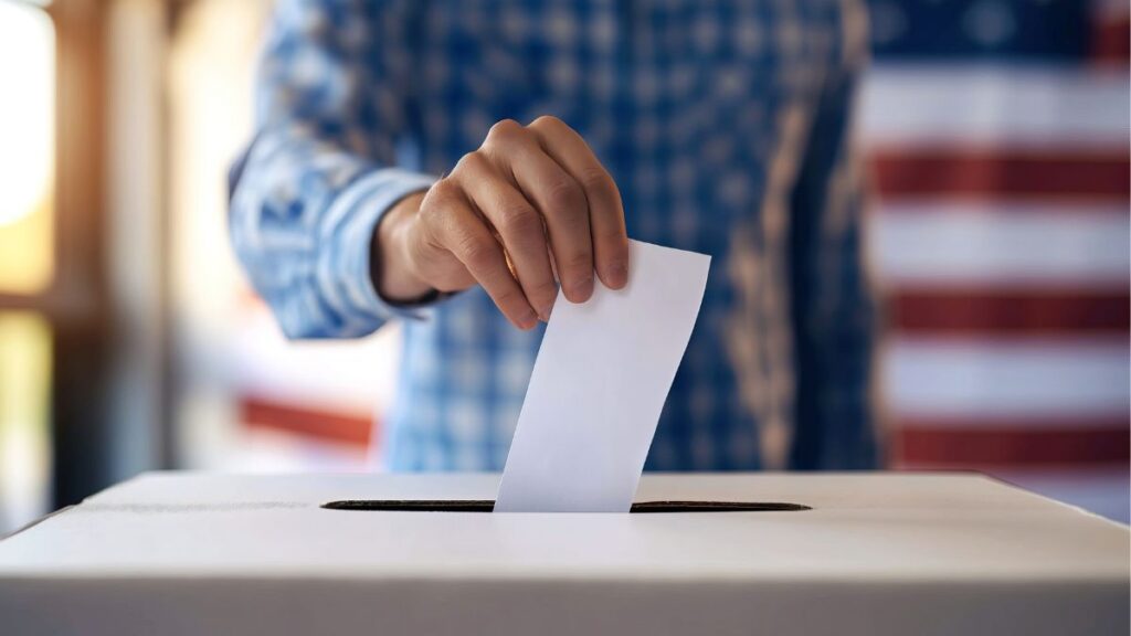 LUCHA prepara una operación de seis semanas para contactar a cientos de miles de votantes antes de las elecciones de noviembre
