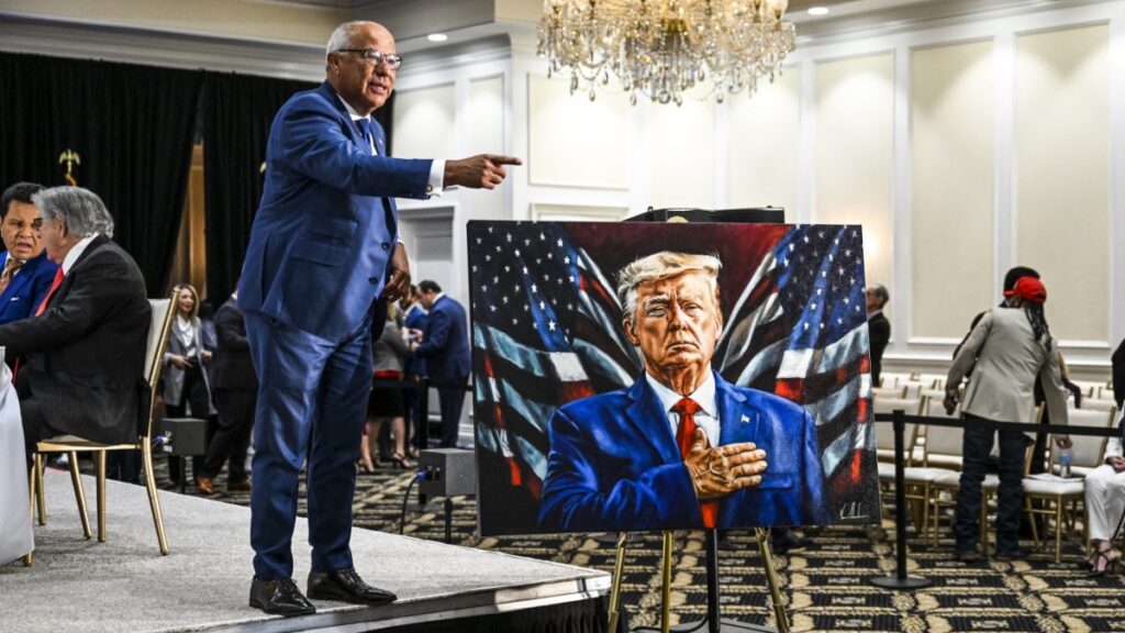 La aprobación general de Trump se mantiene en 38%.